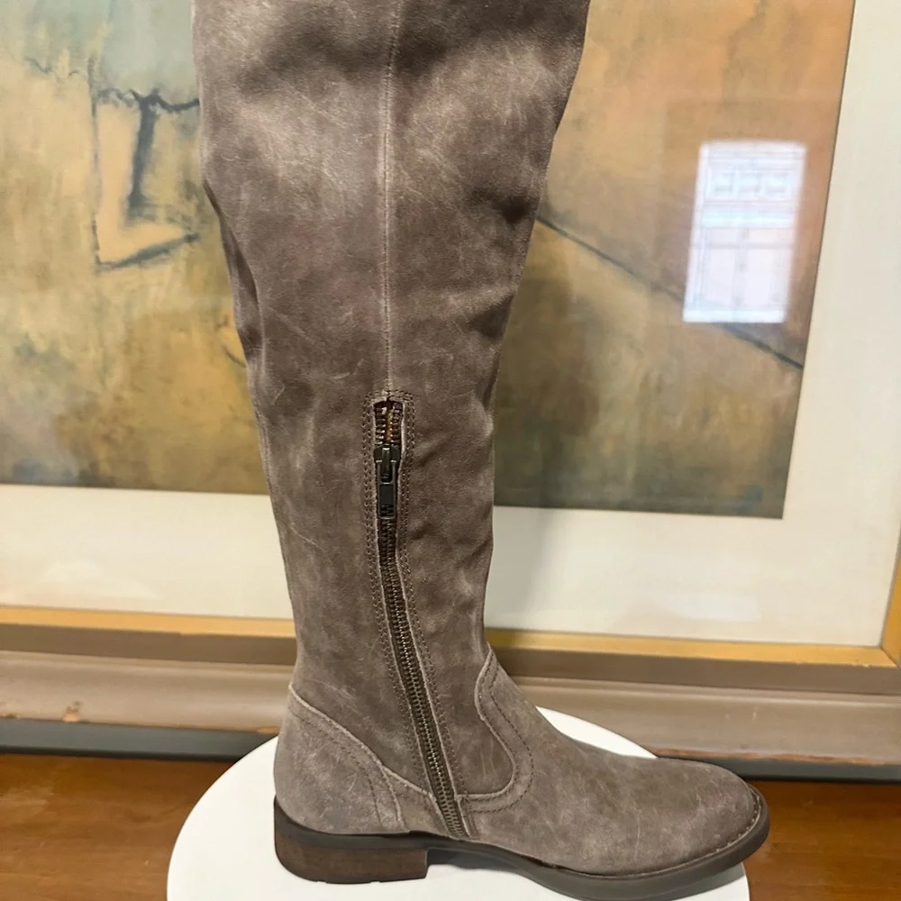 🌸BORN🌸 Britton Tall Over the Knee Boot Taupe Distressed Size: 6M
